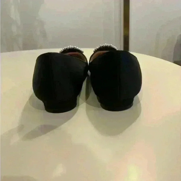 Manolo Blahnik Pearl Hangisi Black Flats - Picture 3 of 11
